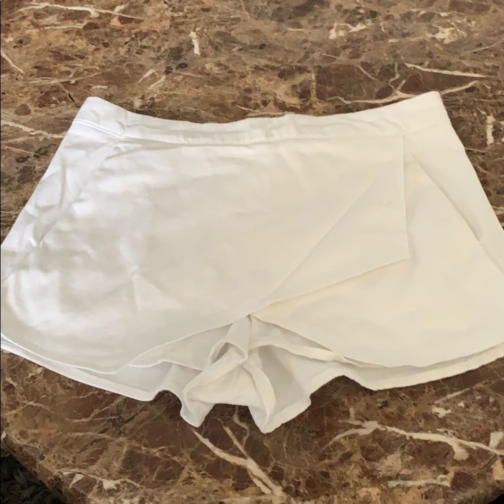 White skirt/short